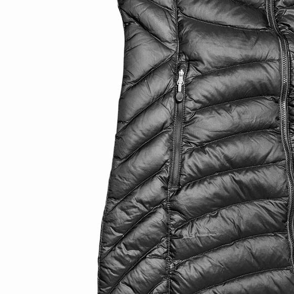 L.L. BEAN ~ Women’s Ultralight 850 Down 3/4-Length Black Hooded Puffer Coat ~ XS - Picture 7 of 15